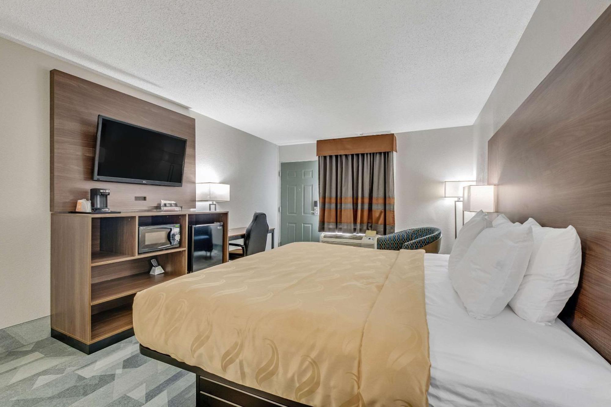 Quality Inn Далтон Екстер'єр фото